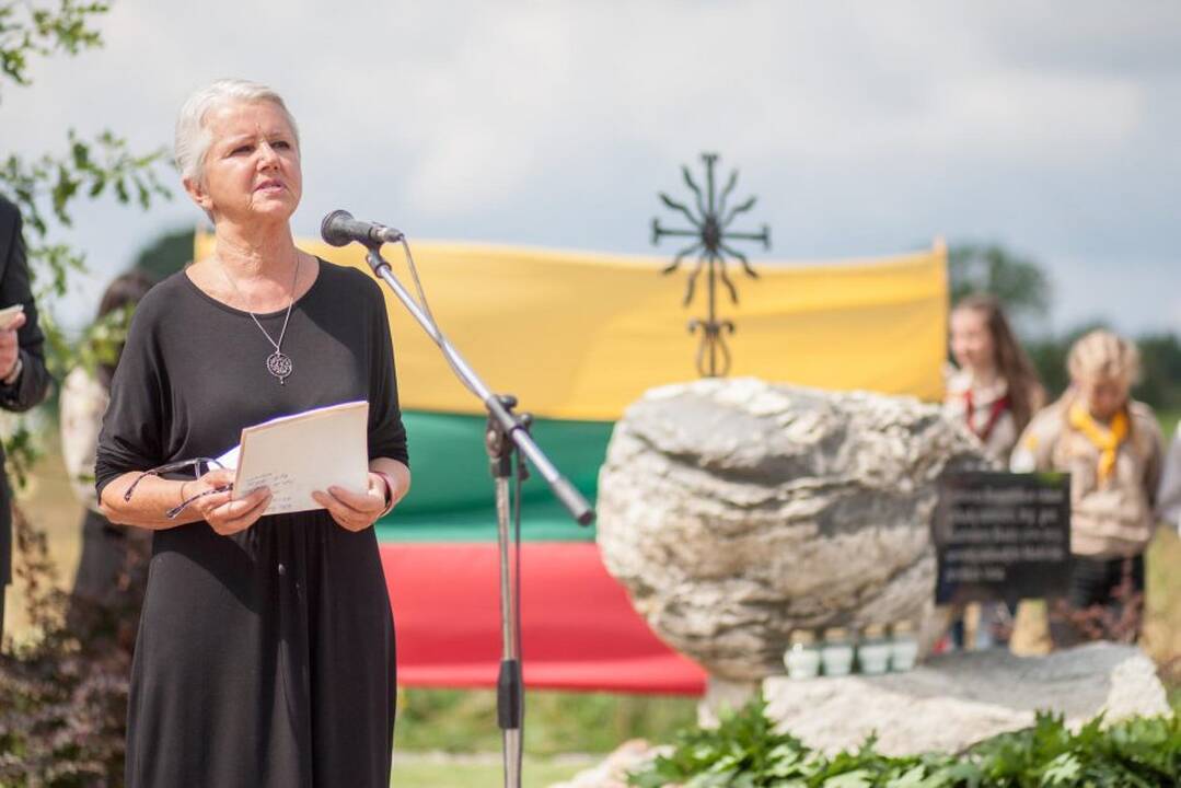 Paminklo atidengimo ceremonija