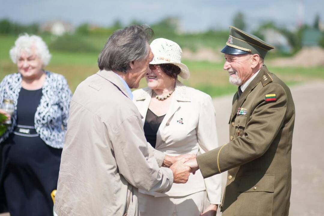 Paminklo atidengimo ceremonija