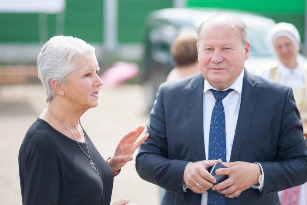 Paminklo atidengimo ceremonija