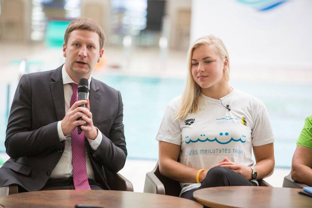 Rūta Meilutytė mokė vaikus plaukti