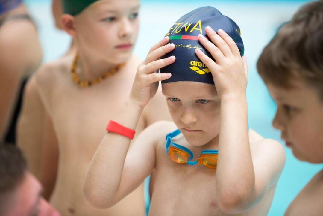 Rūta Meilutytė mokė vaikus plaukti