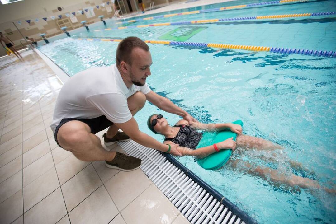 Rūta Meilutytė mokė vaikus plaukti