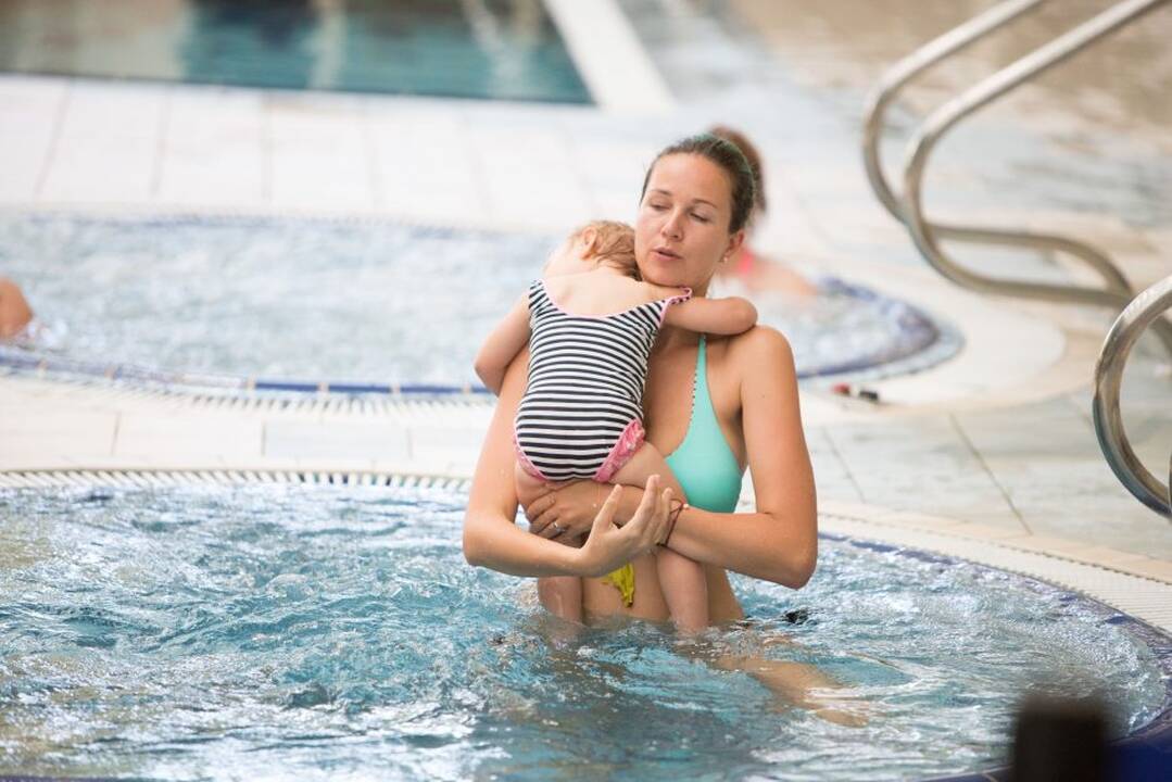 Rūta Meilutytė mokė vaikus plaukti