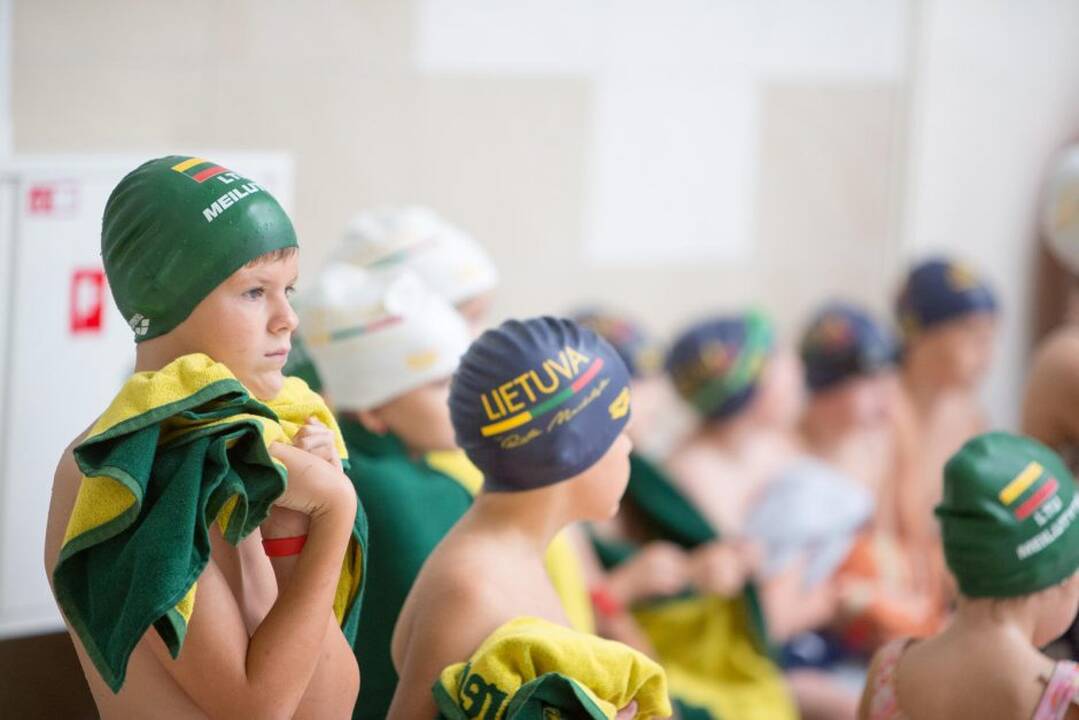 Rūta Meilutytė mokė vaikus plaukti