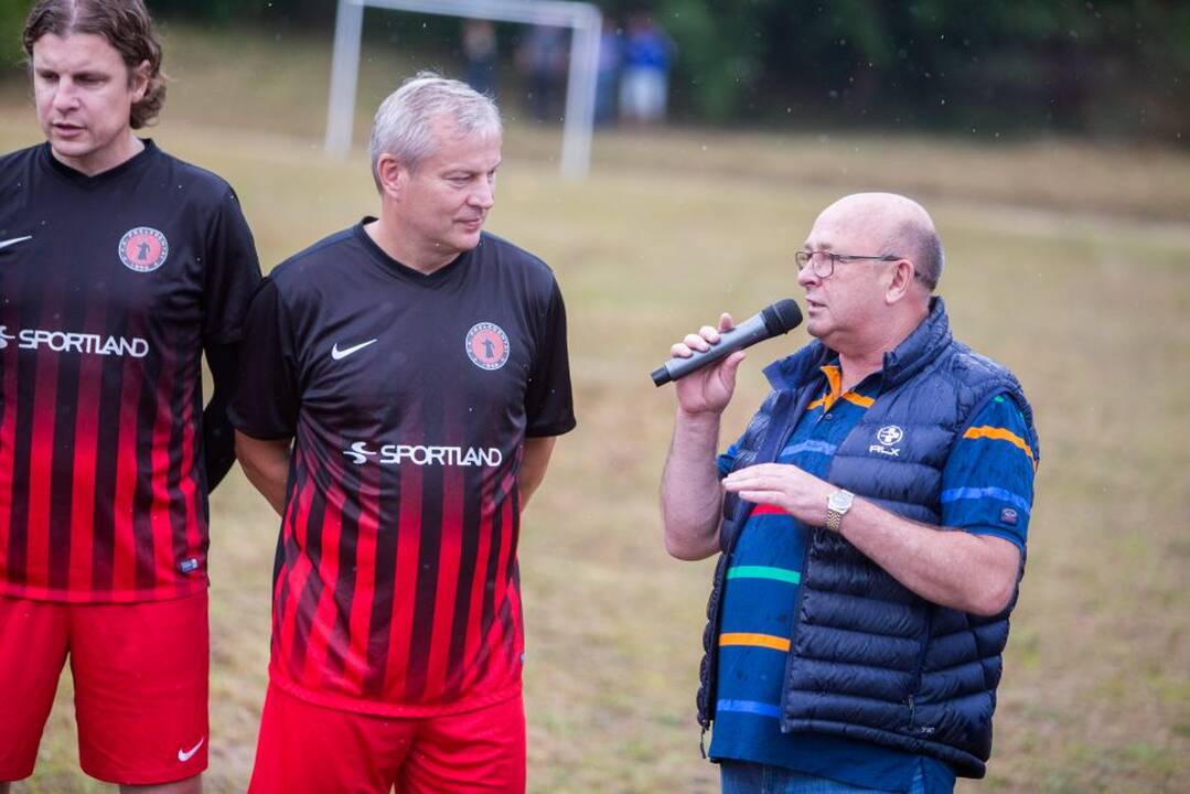 „Prelegentai“ prieš panemuniečius