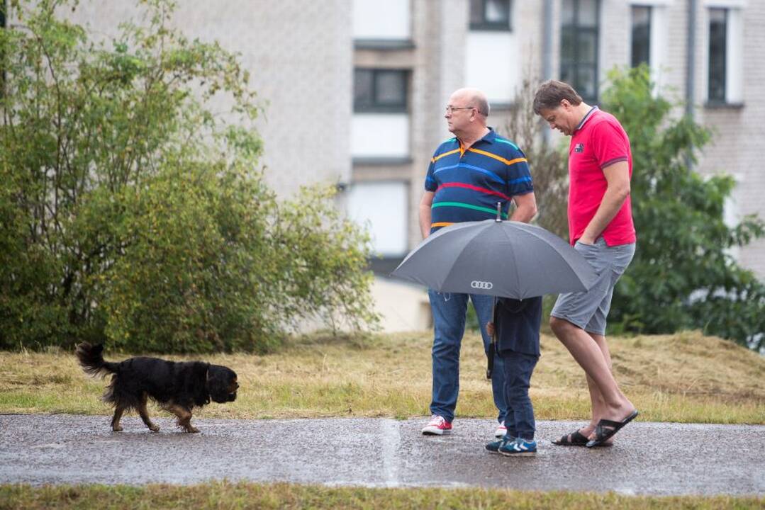 „Prelegentai“ prieš panemuniečius