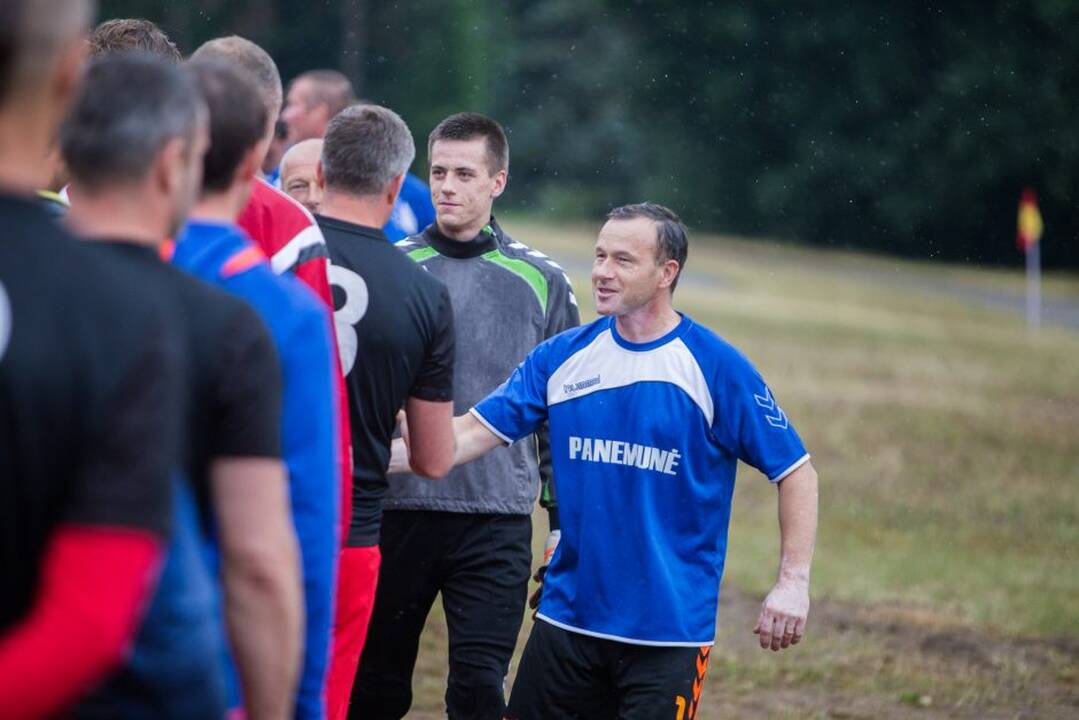 „Prelegentai“ prieš panemuniečius