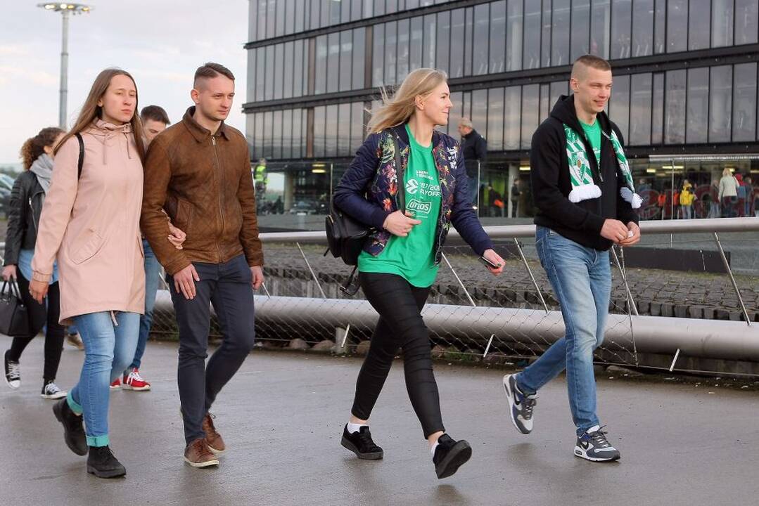 Žalia-balta! Žalia-balta!