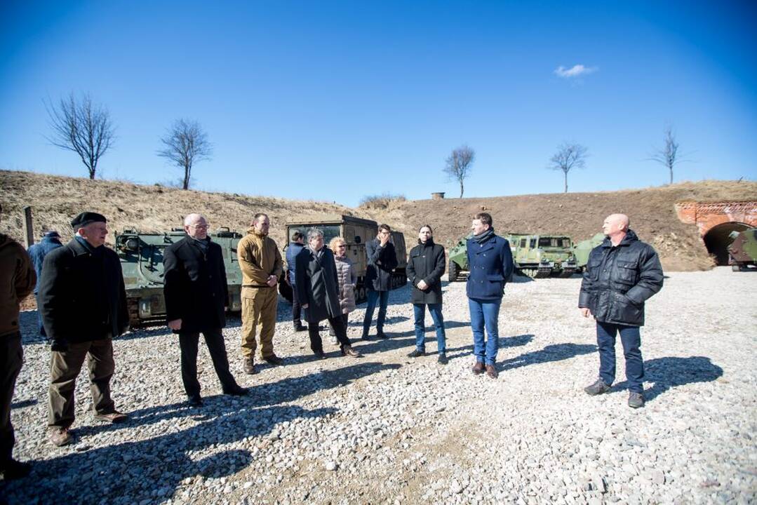 Karinės technikos ekspozicija VI forte
