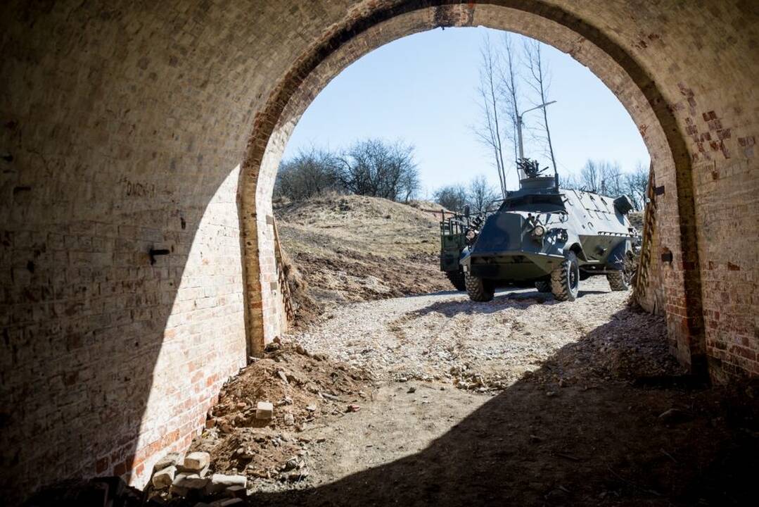 Karinės technikos ekspozicija VI forte