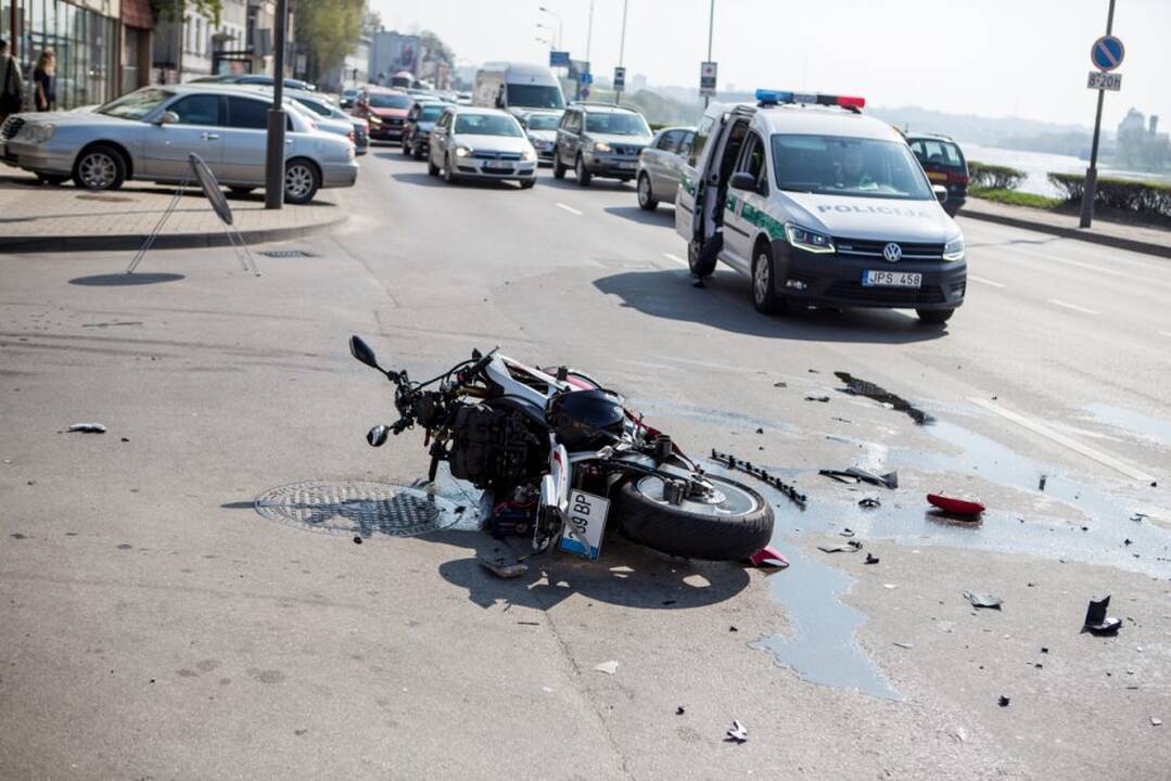 Motociklininko avarija Karaliaus Mindaugo pr.