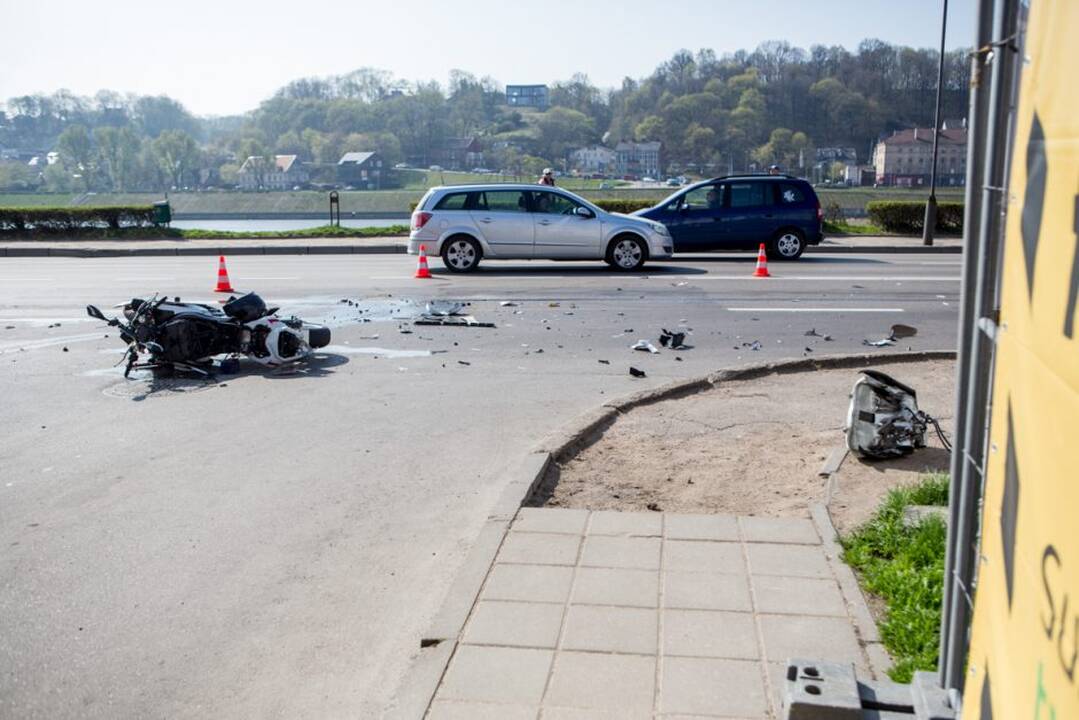 Motociklininko avarija Karaliaus Mindaugo pr.