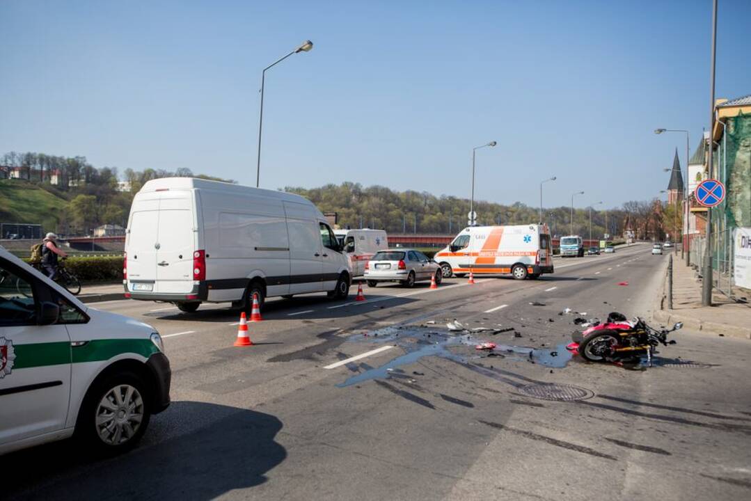 Motociklininko avarija Karaliaus Mindaugo pr.