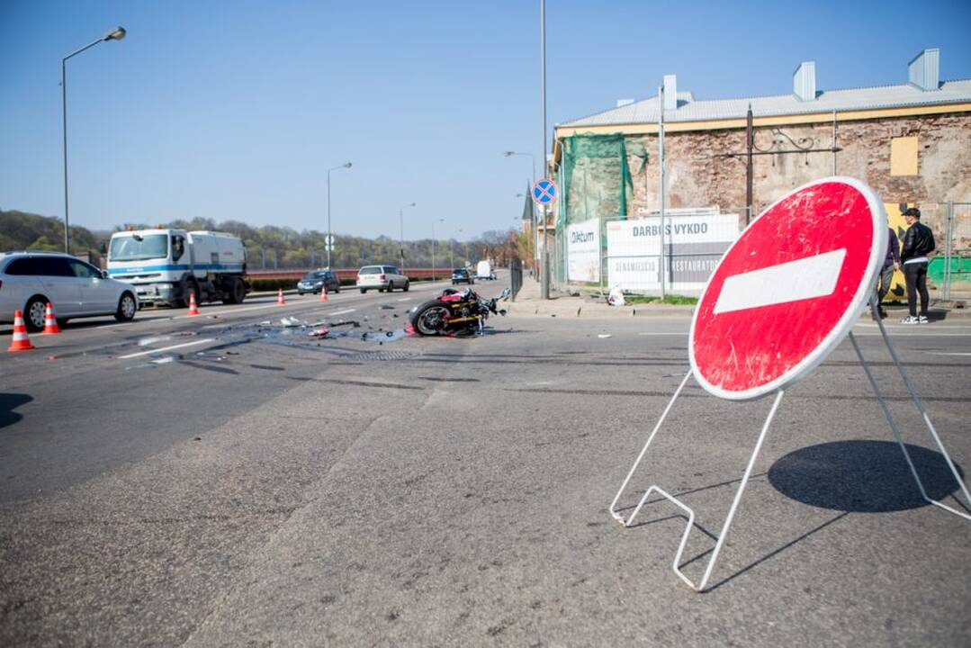 Motociklininko avarija Karaliaus Mindaugo pr.