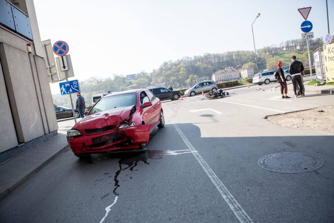 Motociklininko avarija Karaliaus Mindaugo pr.