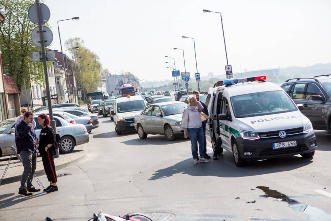 Motociklininko avarija Karaliaus Mindaugo pr.