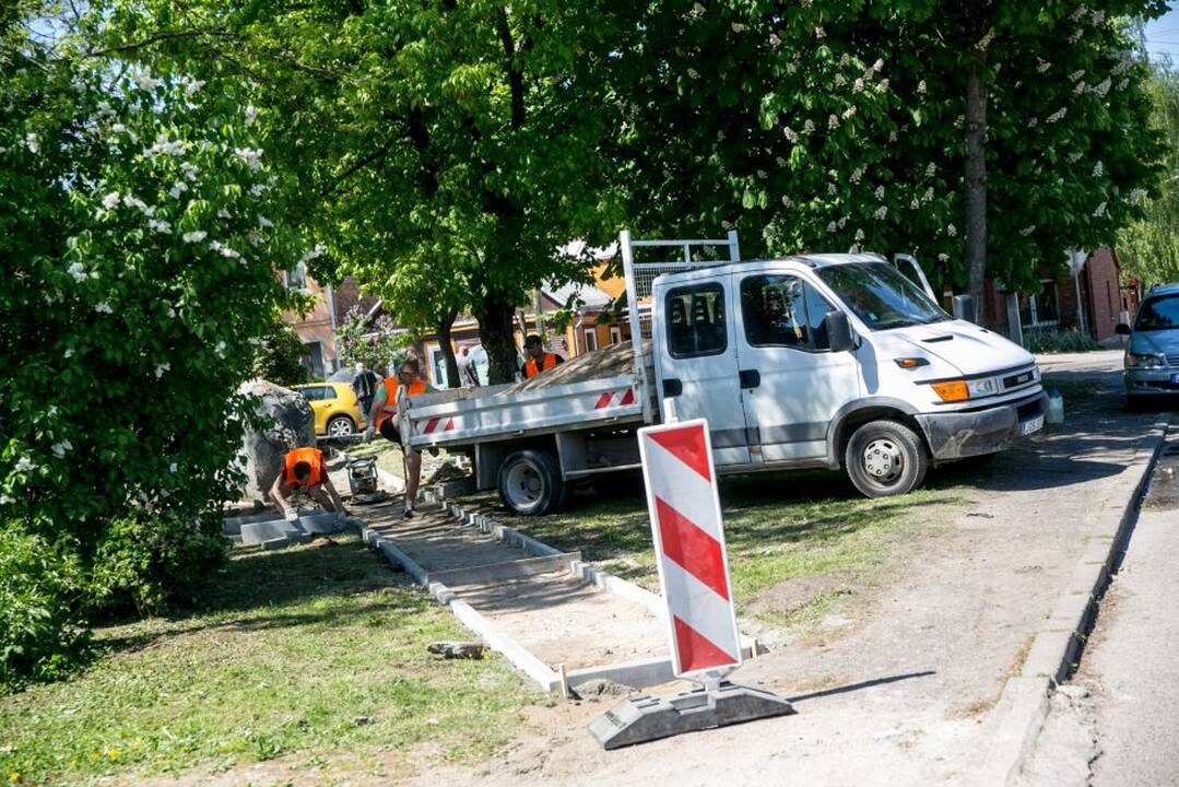 Atnaujintas R. Kalantos paminklinis akmuo
