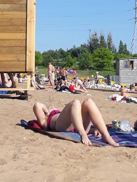 Kauniečiai užplūdo paplūdimius
