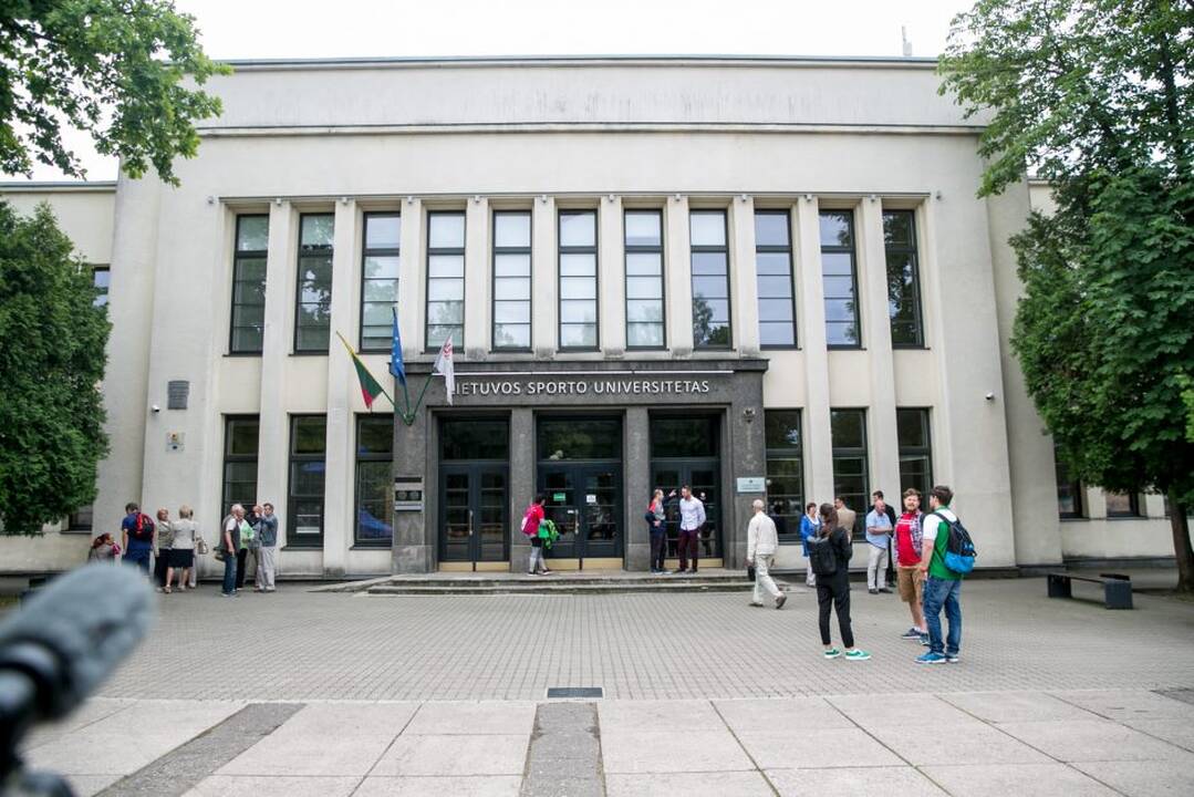 Protesto akcija „Kabinu sportbatį ant vinies 2018“