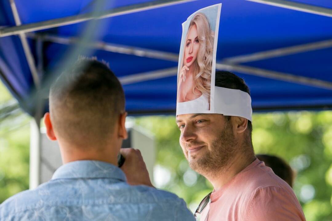 Protesto akcija „Kabinu sportbatį ant vinies 2018“