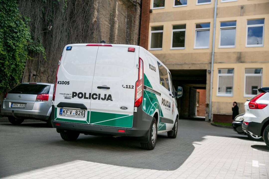 A. Ulvidas vėl atvežtas į teismą