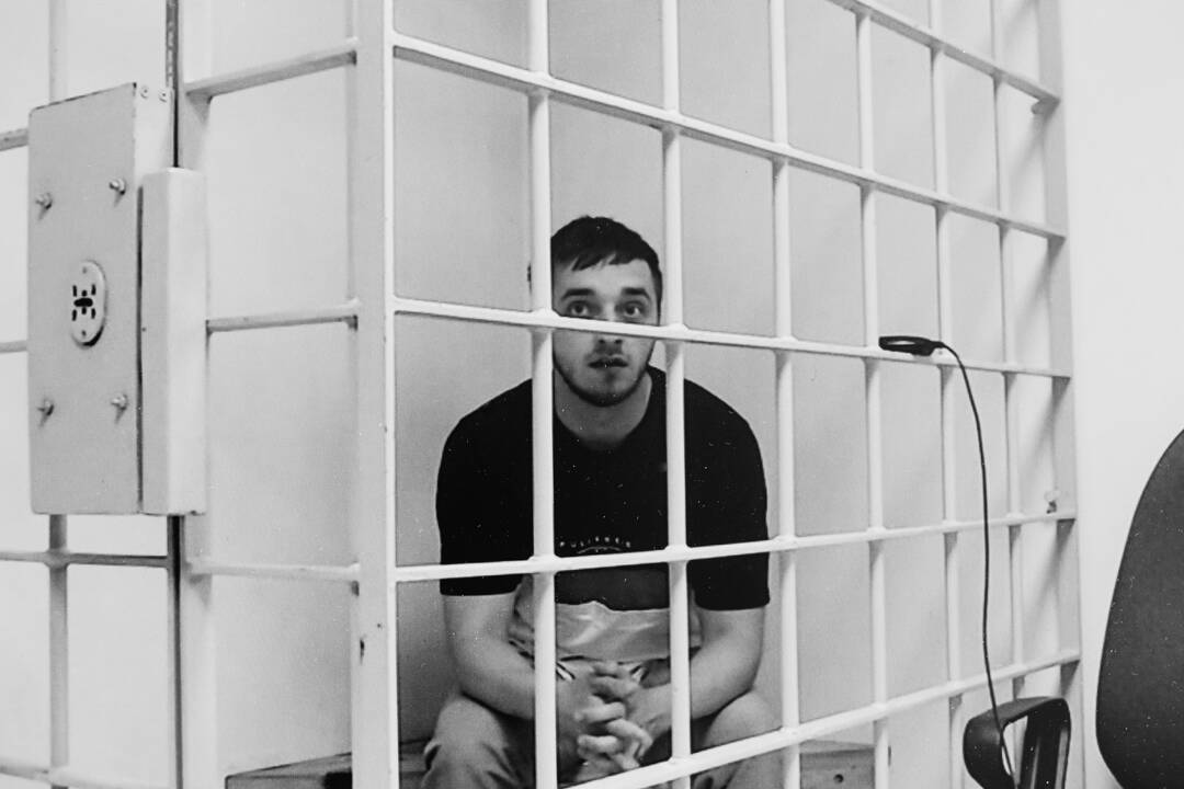 Nepilnametės išžaginimu įtariamas vyras