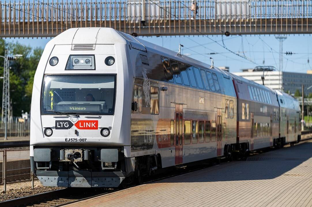 Keturioms dienoms stabdomas traukinių eismas tarp Klaipėdos ir Plungės