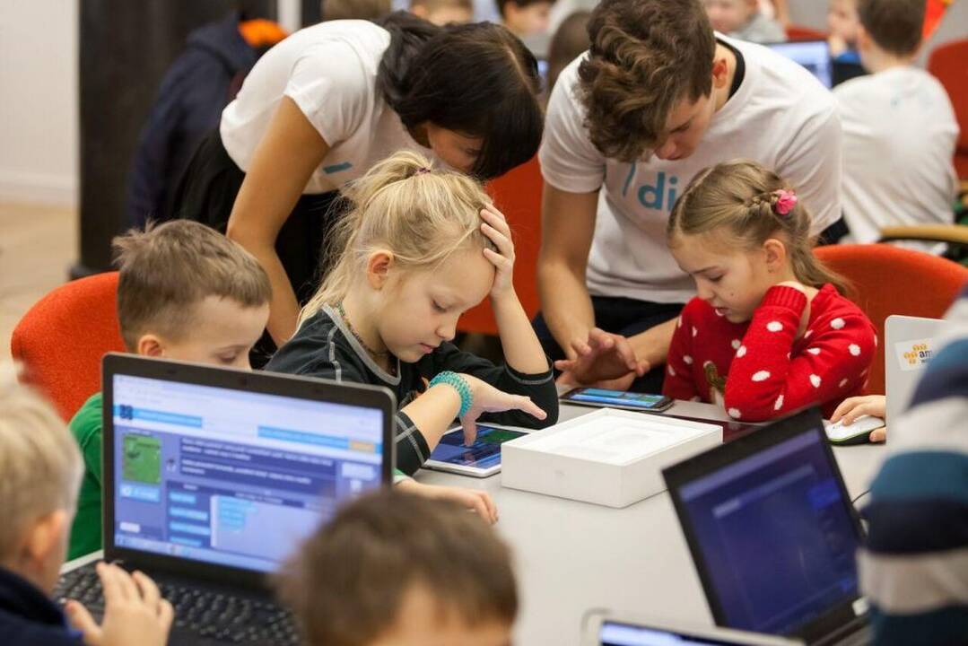 Jaunieji vilniečiai prisijungė prie iniciatyvos "Hour of Code"