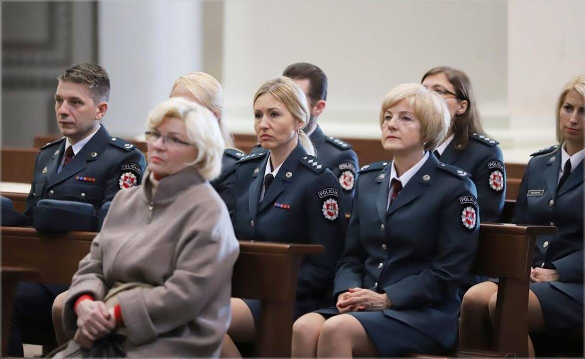 Policija mini Angelų sargų dieną