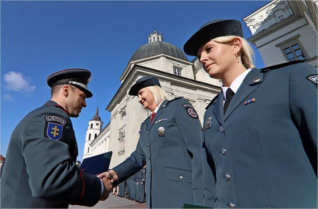 Policija mini Angelų sargų dieną