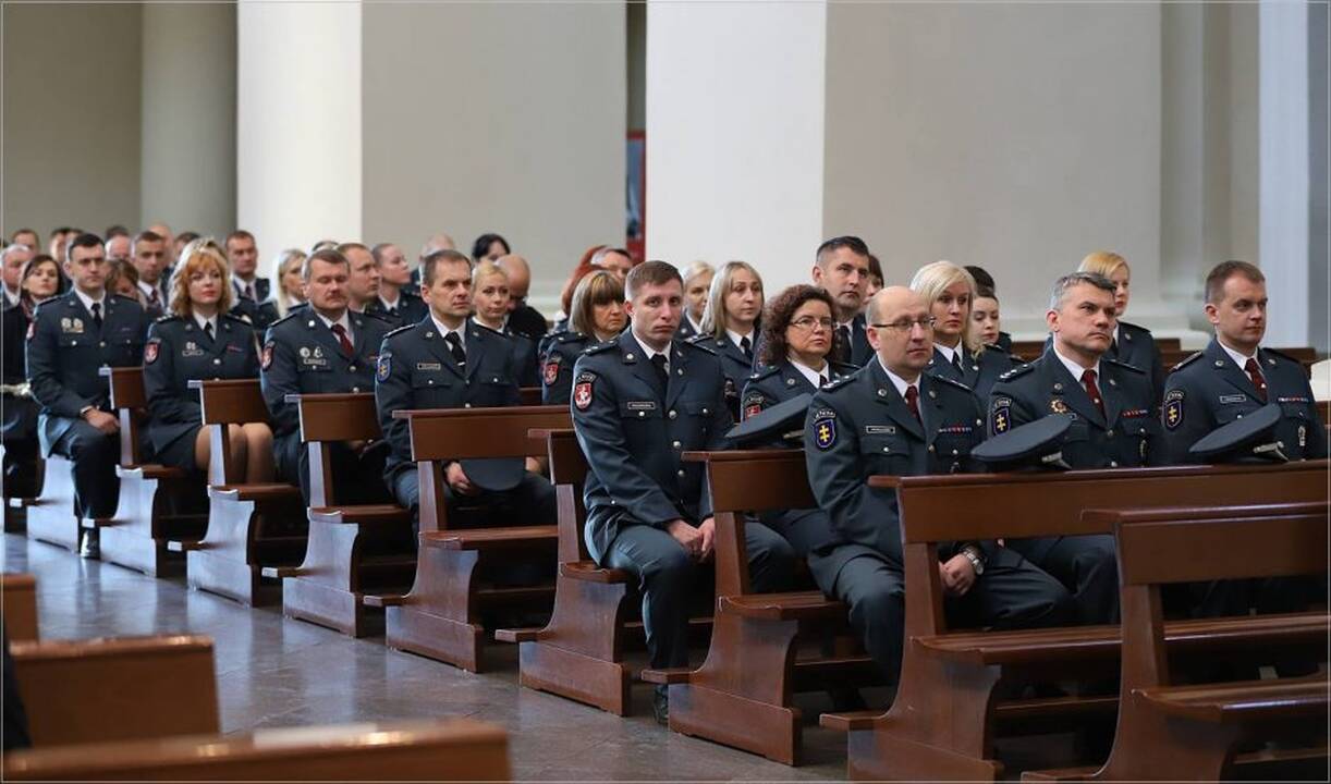 Policija mini Angelų sargų dieną