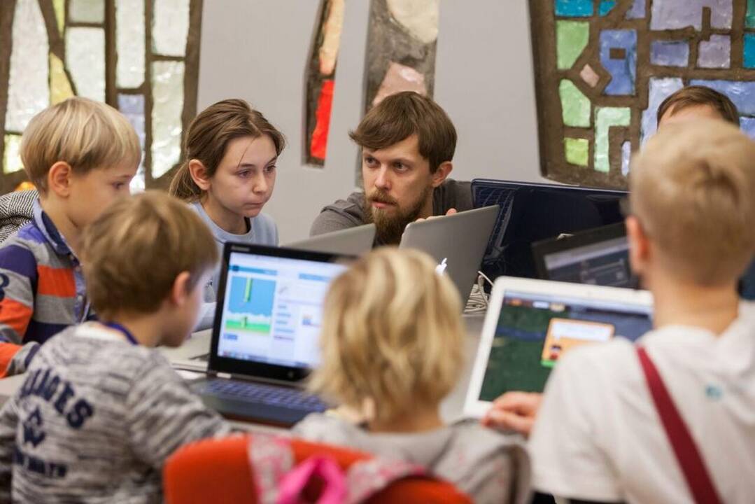 Jaunieji vilniečiai prisijungė prie iniciatyvos "Hour of Code"