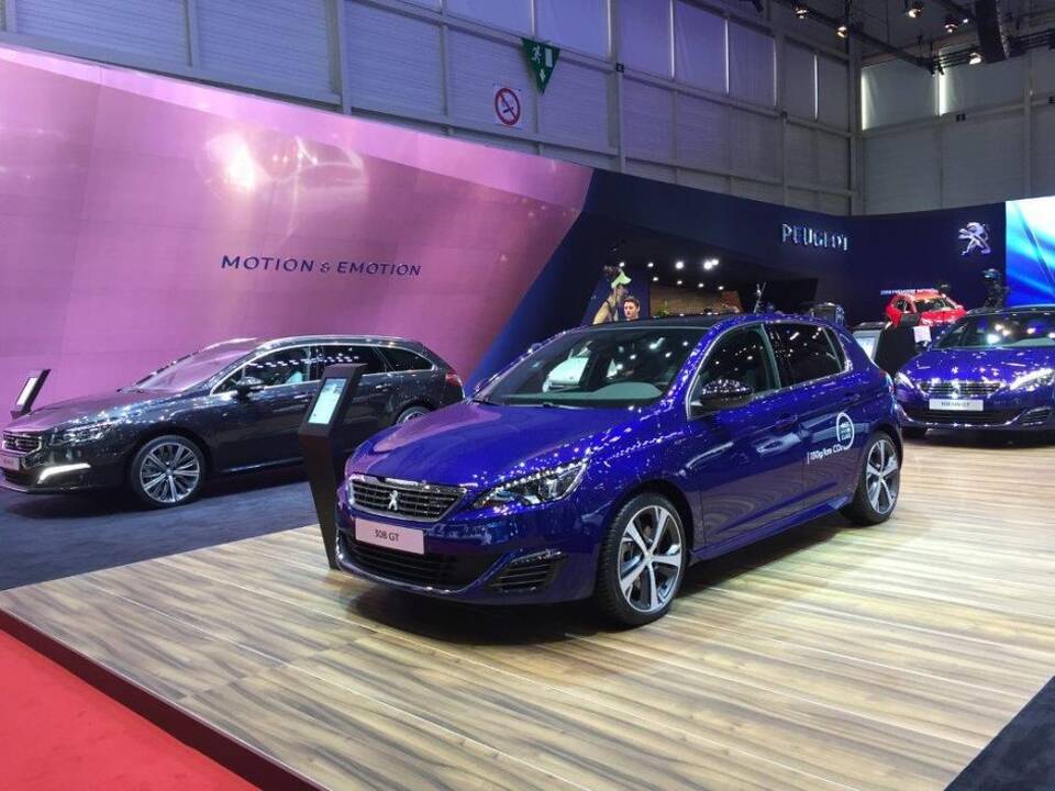 „Peugeot“ stendas Ženevos automobilių parodoje
