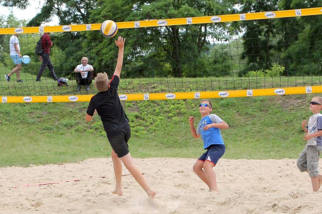 Paplūdimio tinklinis Nemuno saloje