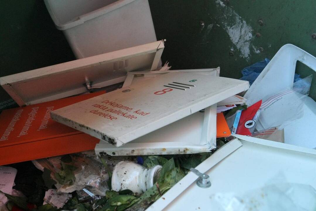 Ketvirtadienio naktį Karmėlavoje susprogdintas bankomatas ir pavogtos kapsulės su pinigais.