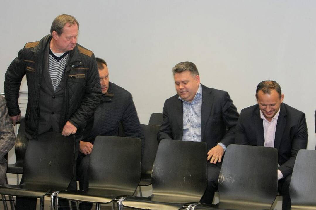 Kauno apygardos teisme pradėta svarstyti „Kauno vandenų“ korupcijos byla.