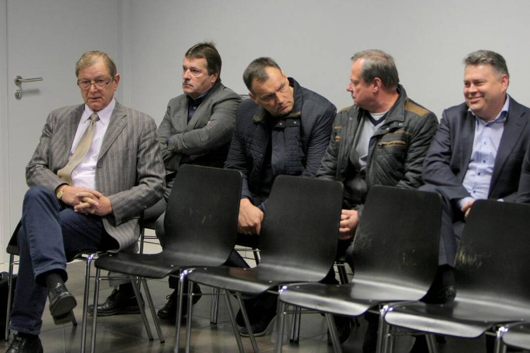 Kauno apygardos teisme pradėta svarstyti „Kauno vandenų“ korupcijos byla.