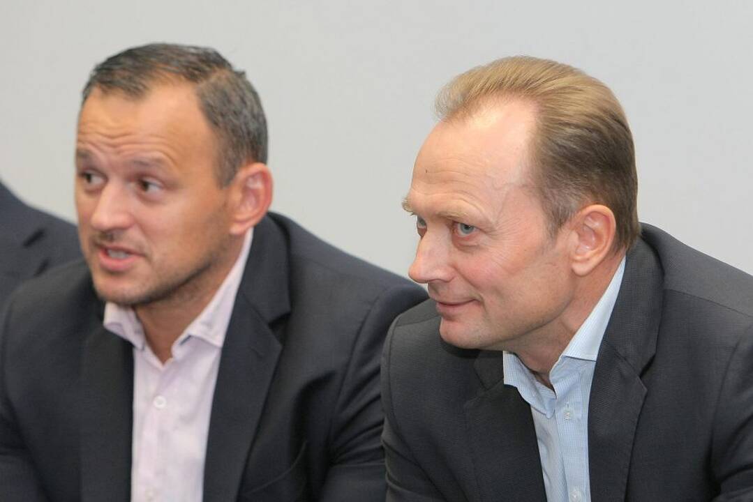 Kauno apygardos teisme pradėta svarstyti „Kauno vandenų“ korupcijos byla.