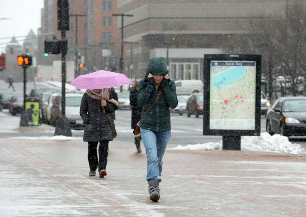 Bostoną paralyžiavo pūga