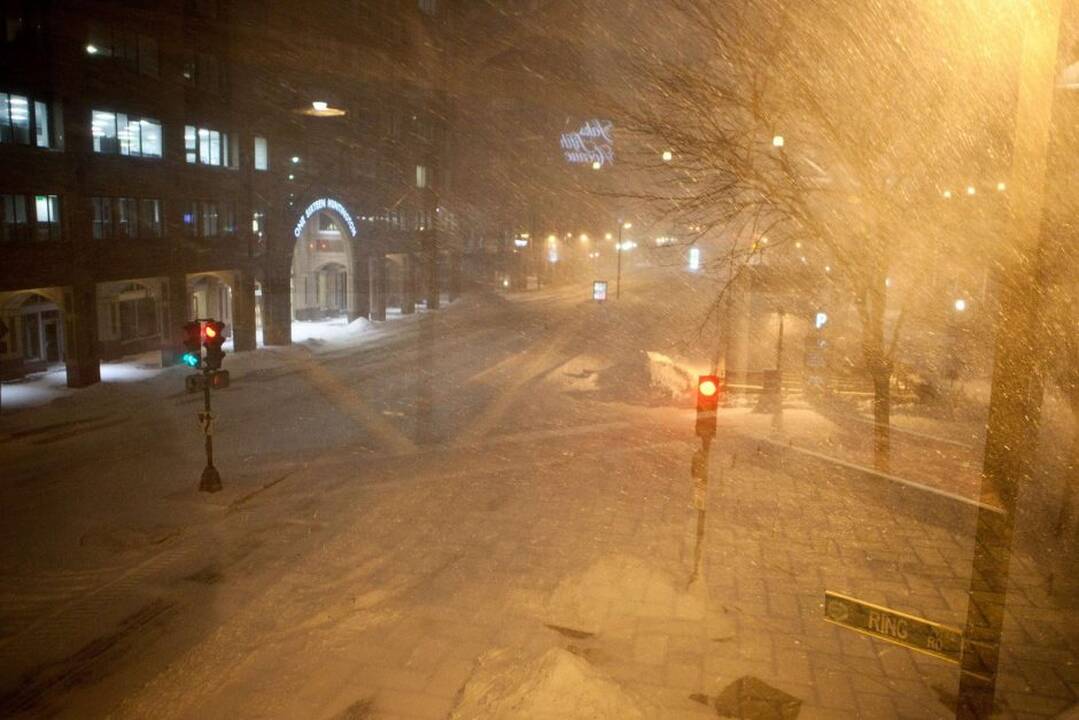 Bostoną paralyžiavo pūga