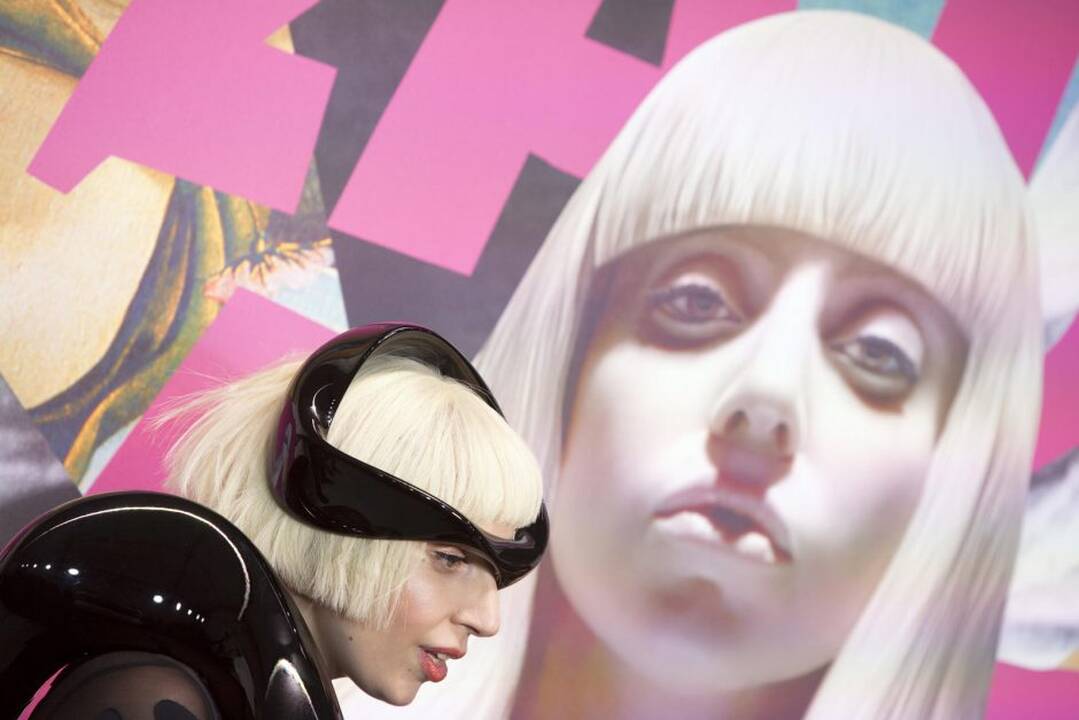 Lady Gaga "Artpop" pristatė rinktiniams gerbėjams