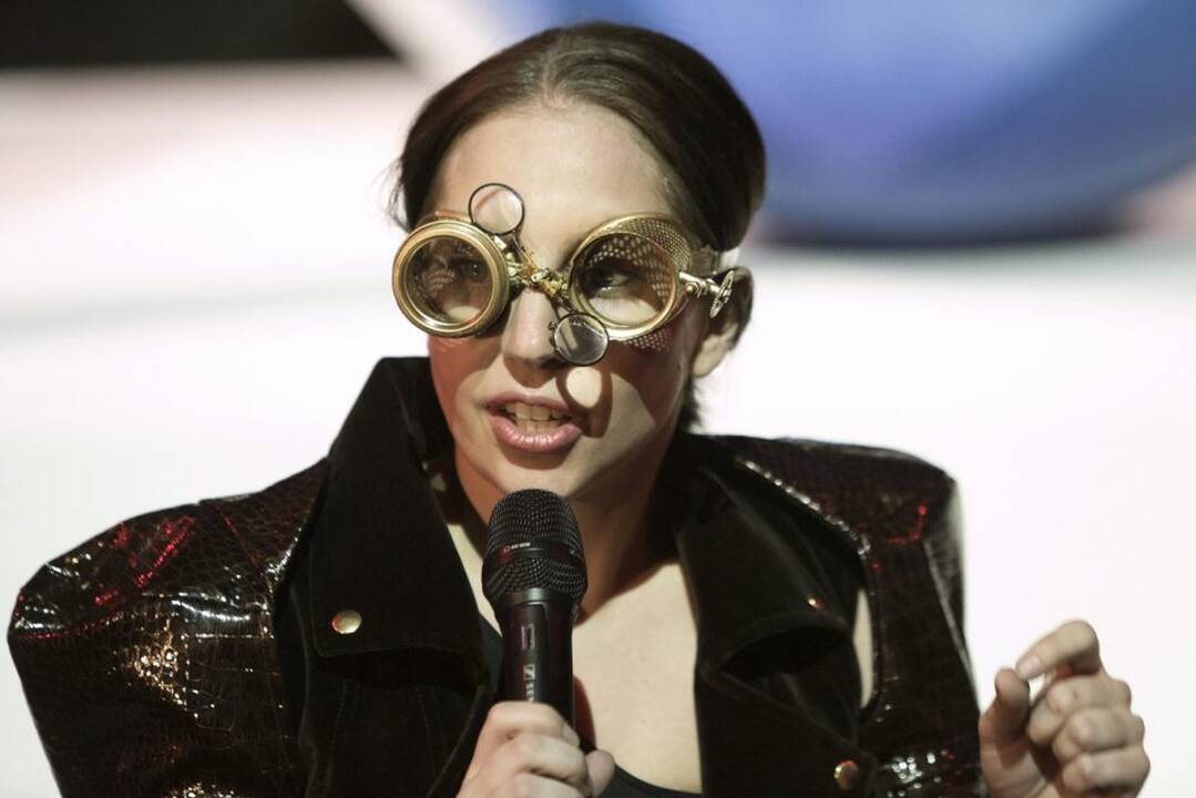 Lady Gaga "Artpop" pristatė rinktiniams gerbėjams