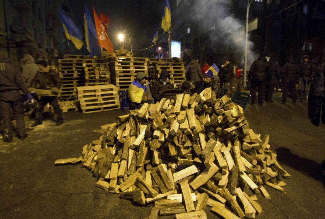 Kijeve protestuotojus ir spec. pajėgas paveikė šaltukas