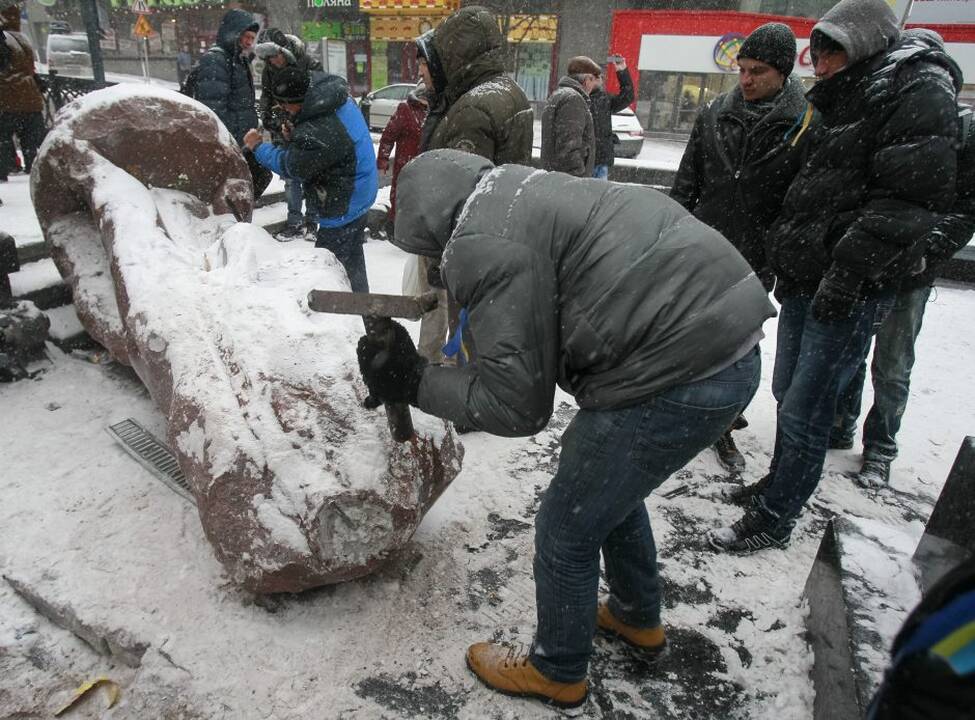 Kijeve protestuotojus ir spec. pajėgas paveikė šaltukas