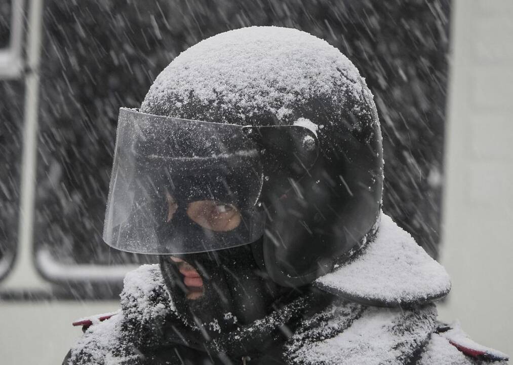 Kijeve protestuotojus ir spec. pajėgas paveikė šaltukas