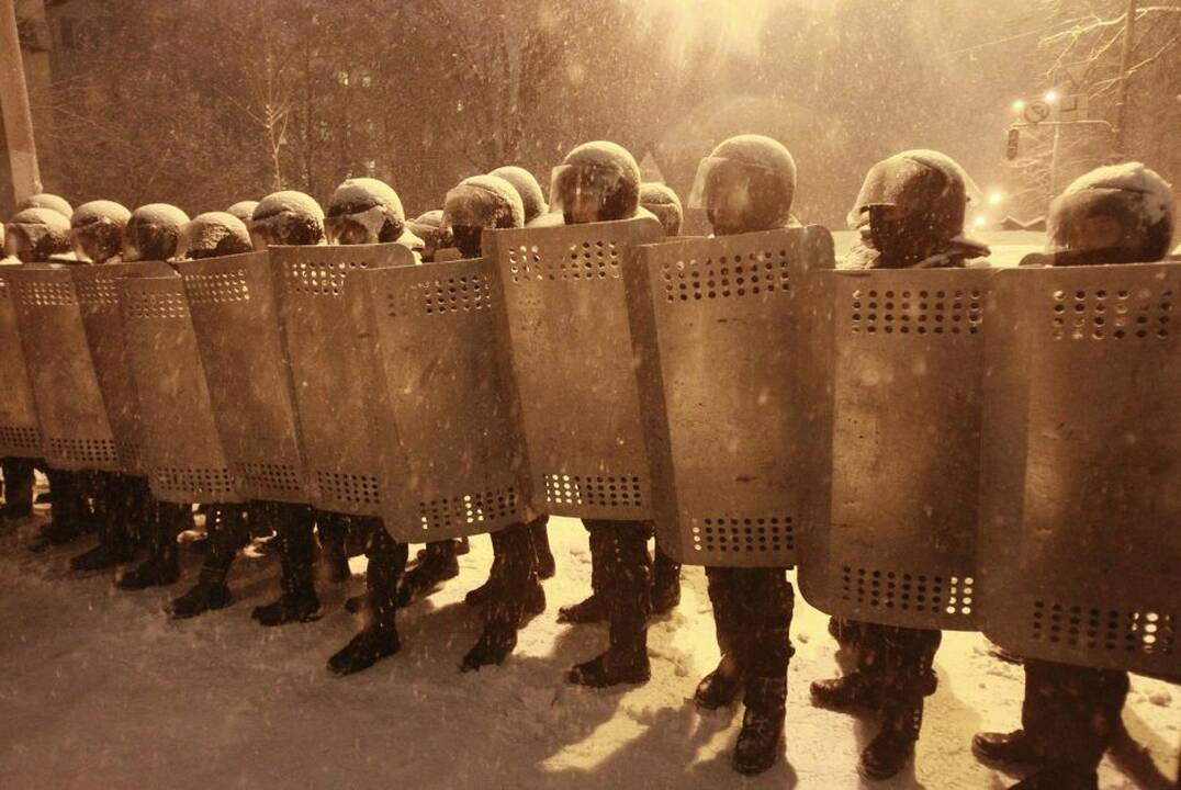 Kijeve protestuotojus ir spec. pajėgas paveikė šaltukas