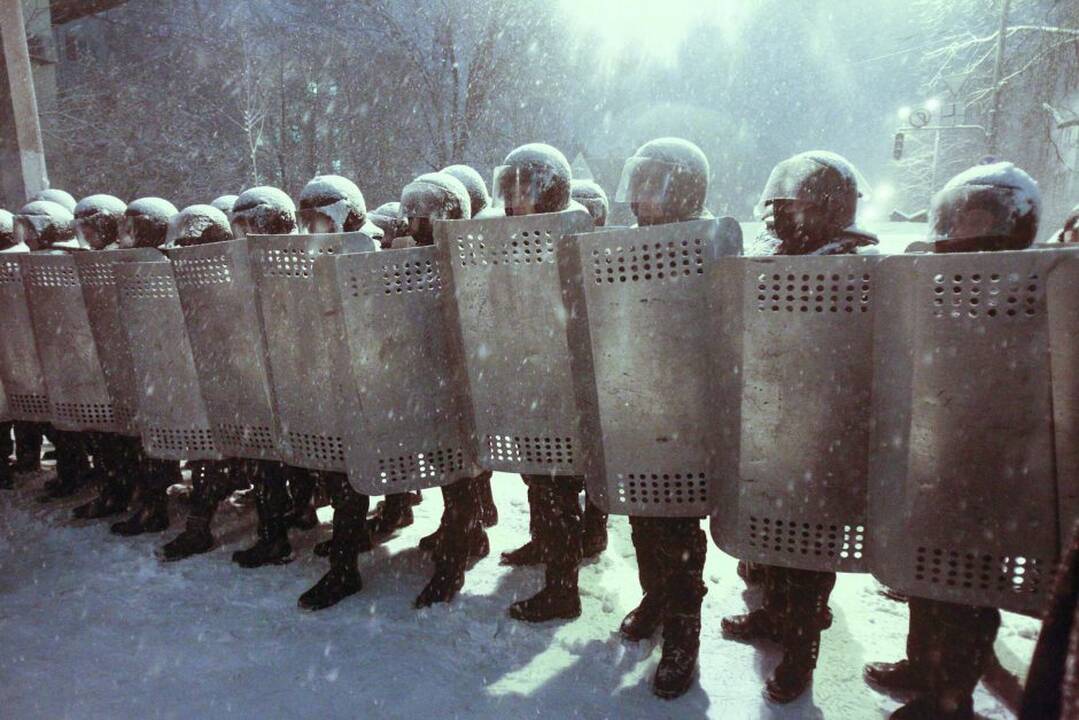 Kijeve protestuotojus ir spec. pajėgas paveikė šaltukas