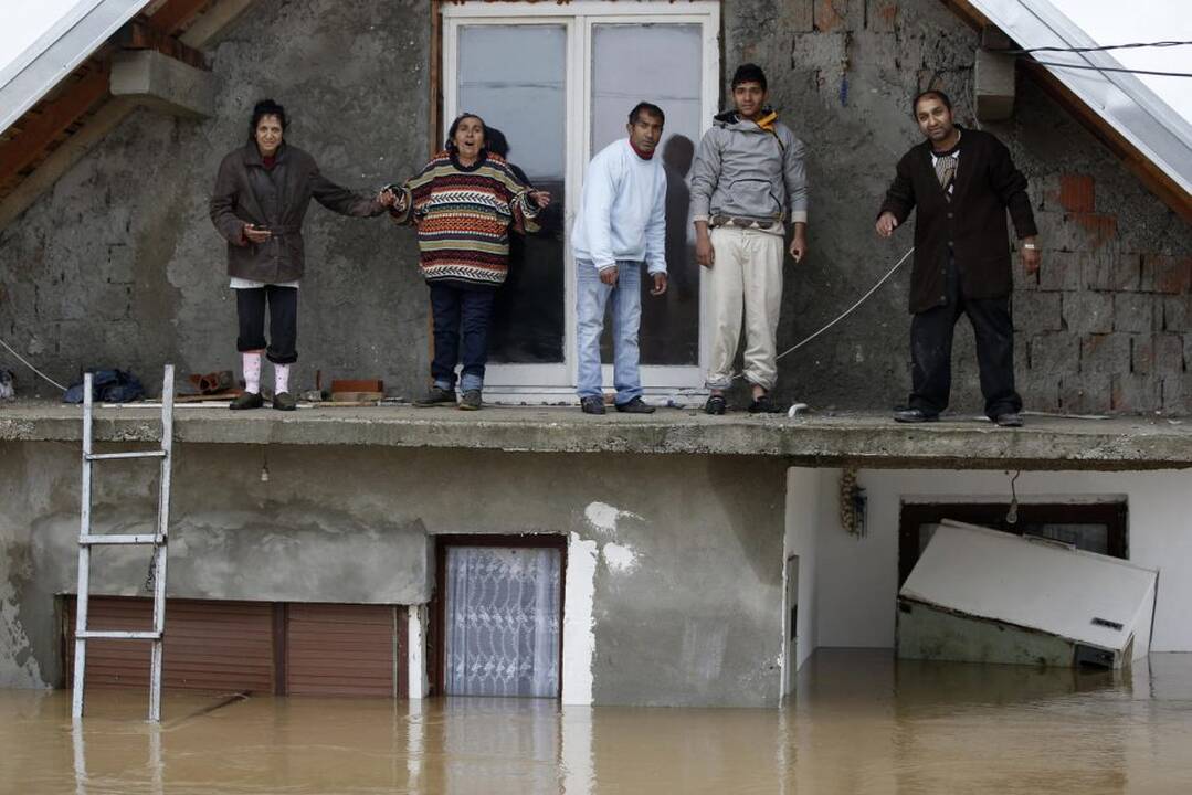 Katastrofiškas potvynis Balkanuose jau nusinešė 7 gyvybes