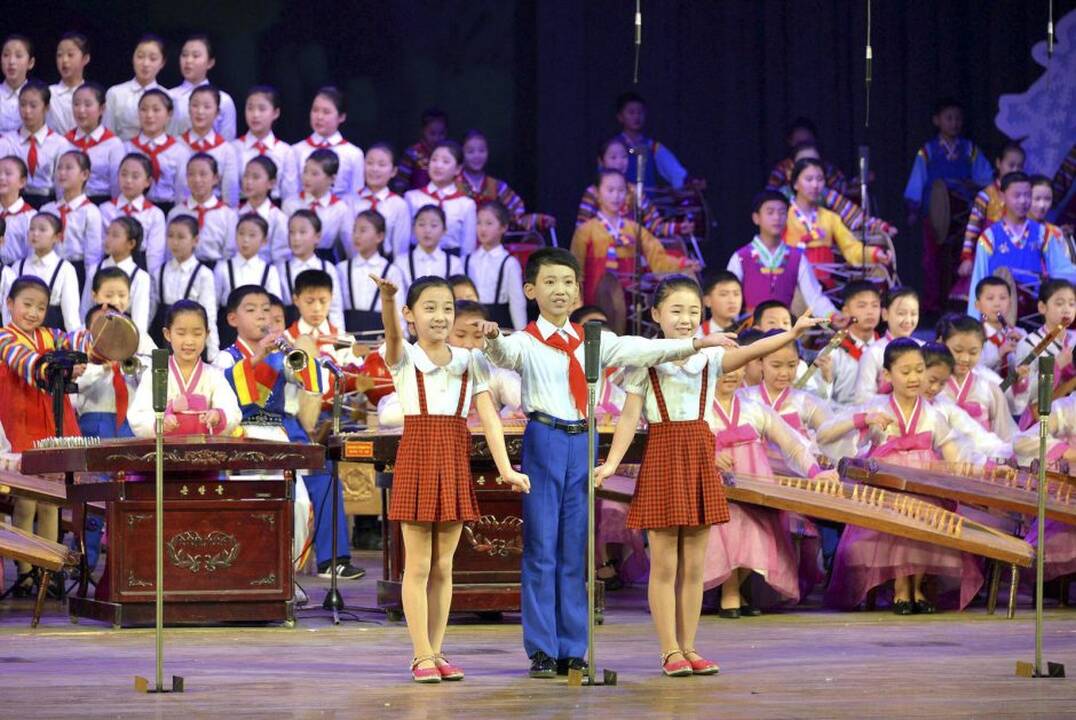 Pasaulis pasitinka 2015 metus