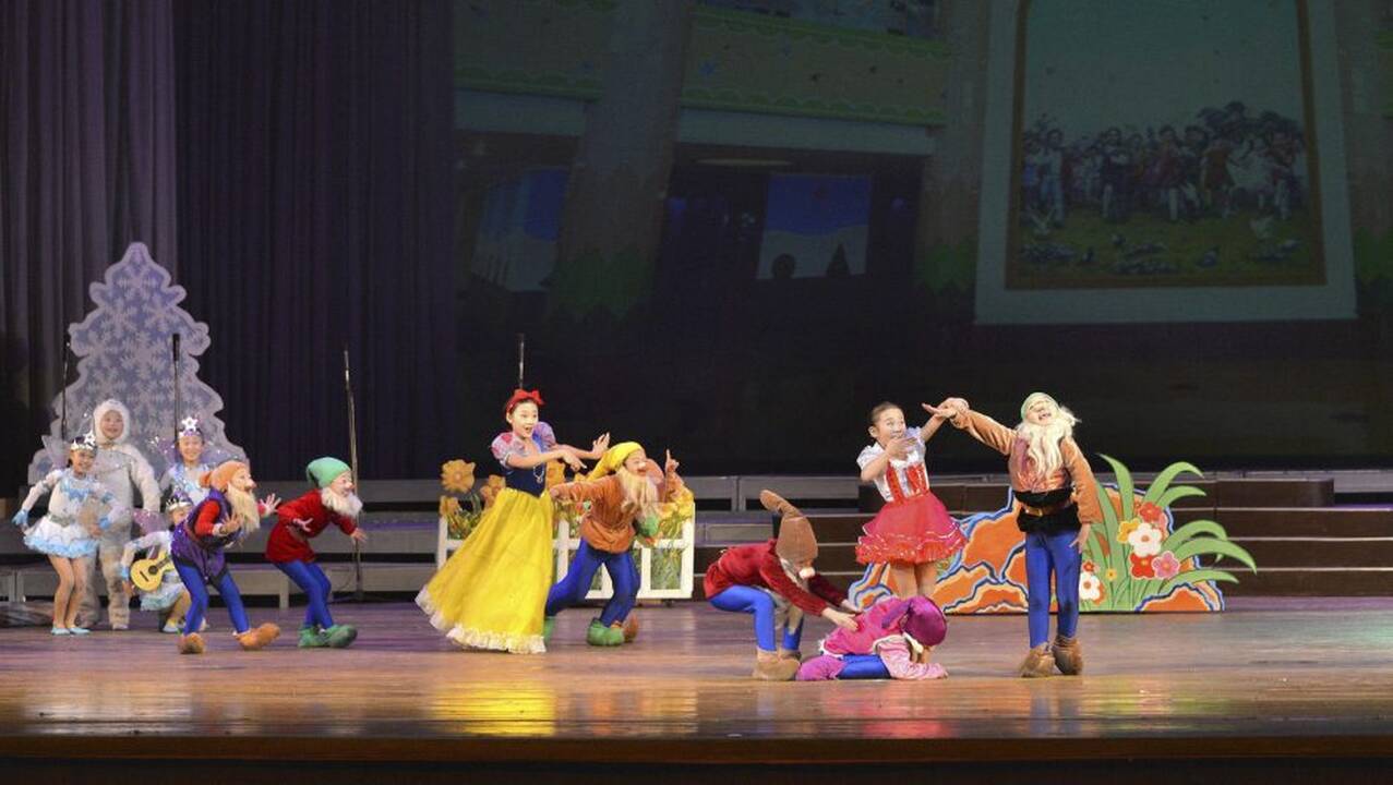 Pasaulis pasitinka 2015 metus
